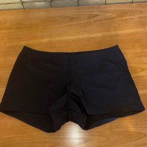 Katrina basic shorts. Black size medium.